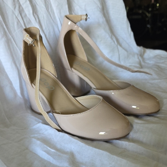 (J36) Pop Tan Wedge Heel with Ankle Strap and Rounded Toe - Picture 4 of 8